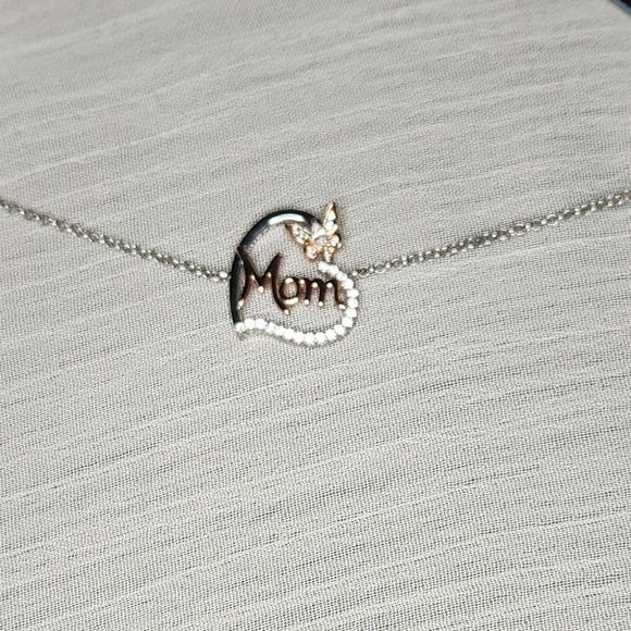 MOM adjustable bracelet w butterfly 🦋 - Picture 3 of 3